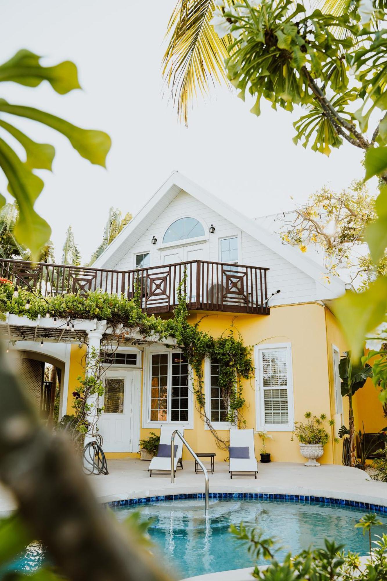 Shangri-La Boutique Bed&Breakfast West Bay Extérieur photo