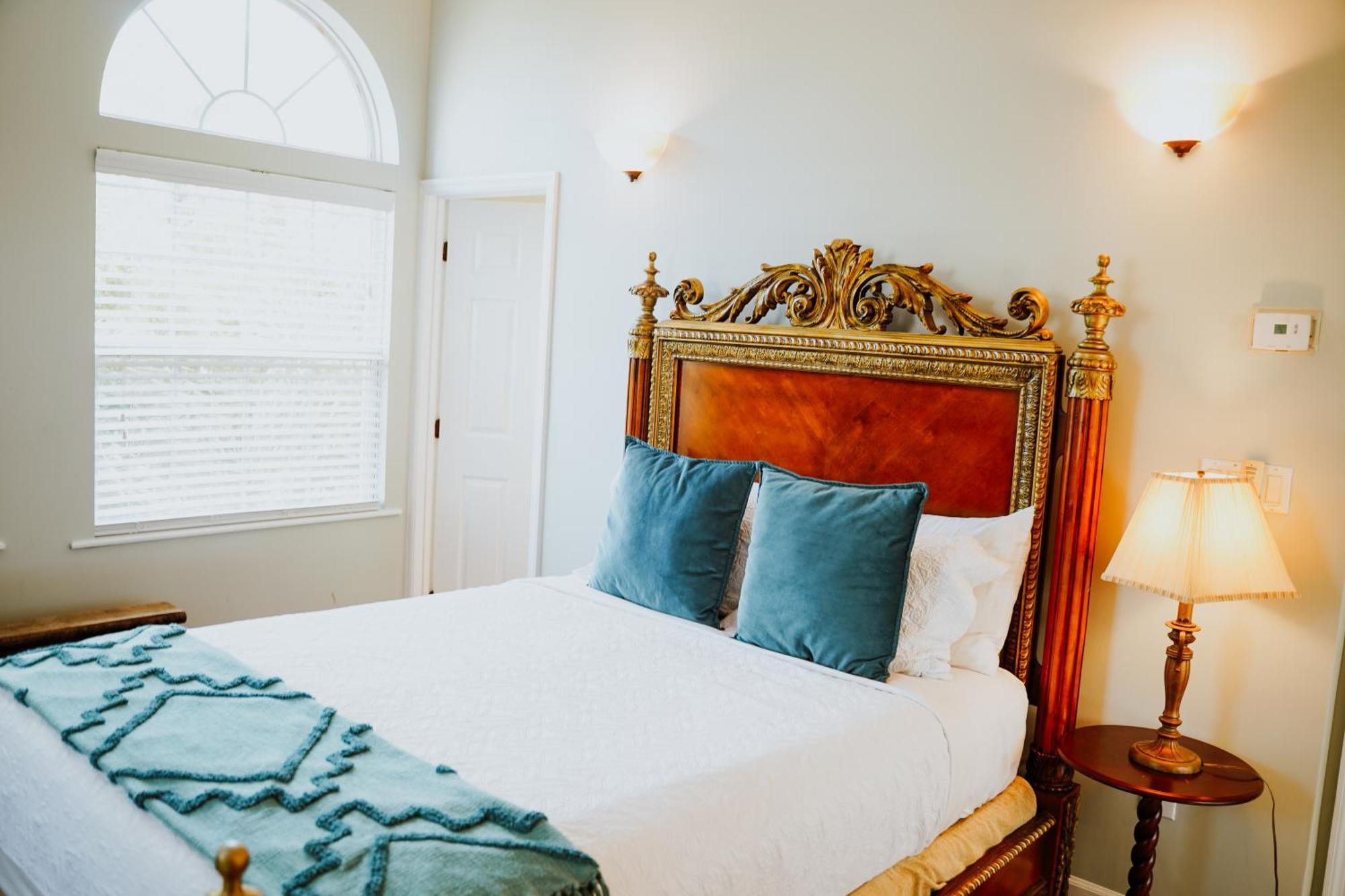 Shangri-La Boutique Bed&Breakfast West Bay Chambre photo