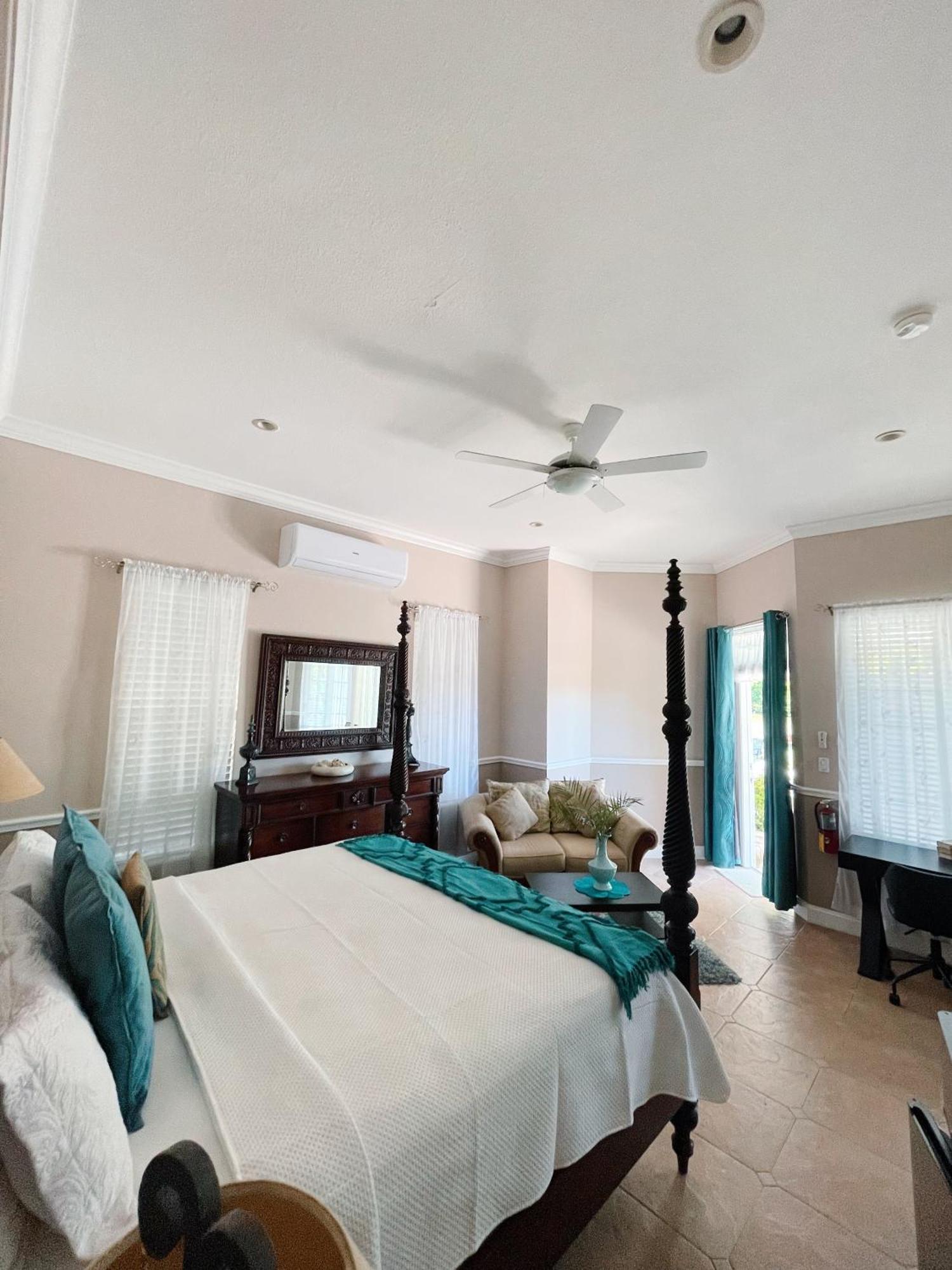 Shangri-La Boutique Bed&Breakfast West Bay Chambre photo