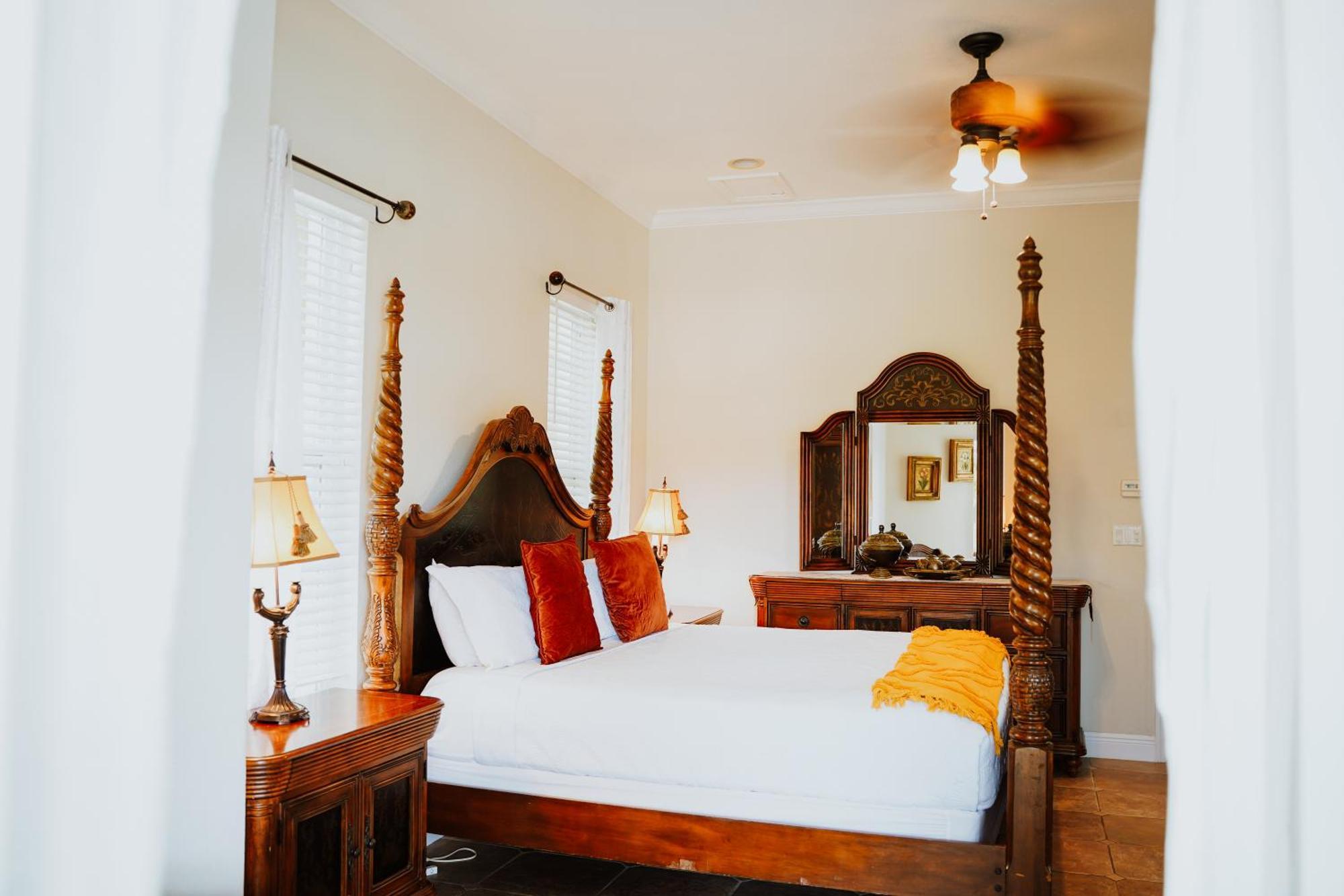Shangri-La Boutique Bed&Breakfast West Bay Chambre photo